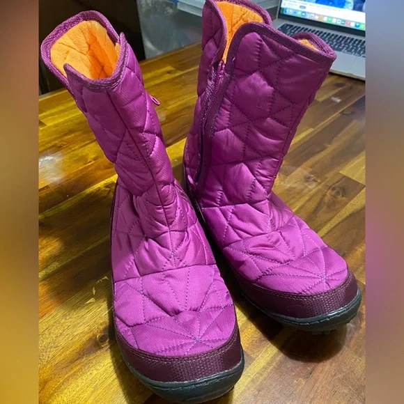 NWT Columbia Women's Magenta Quilted Boots waterproof. - Picture 6 of 8